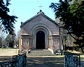 Frente con puerta de accesoa la Iglesia de Yacanto